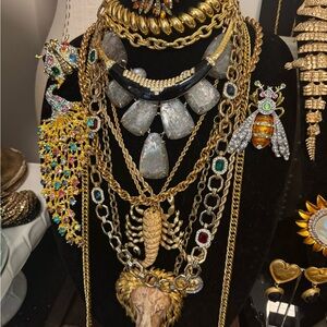 #11 jewelry item live show